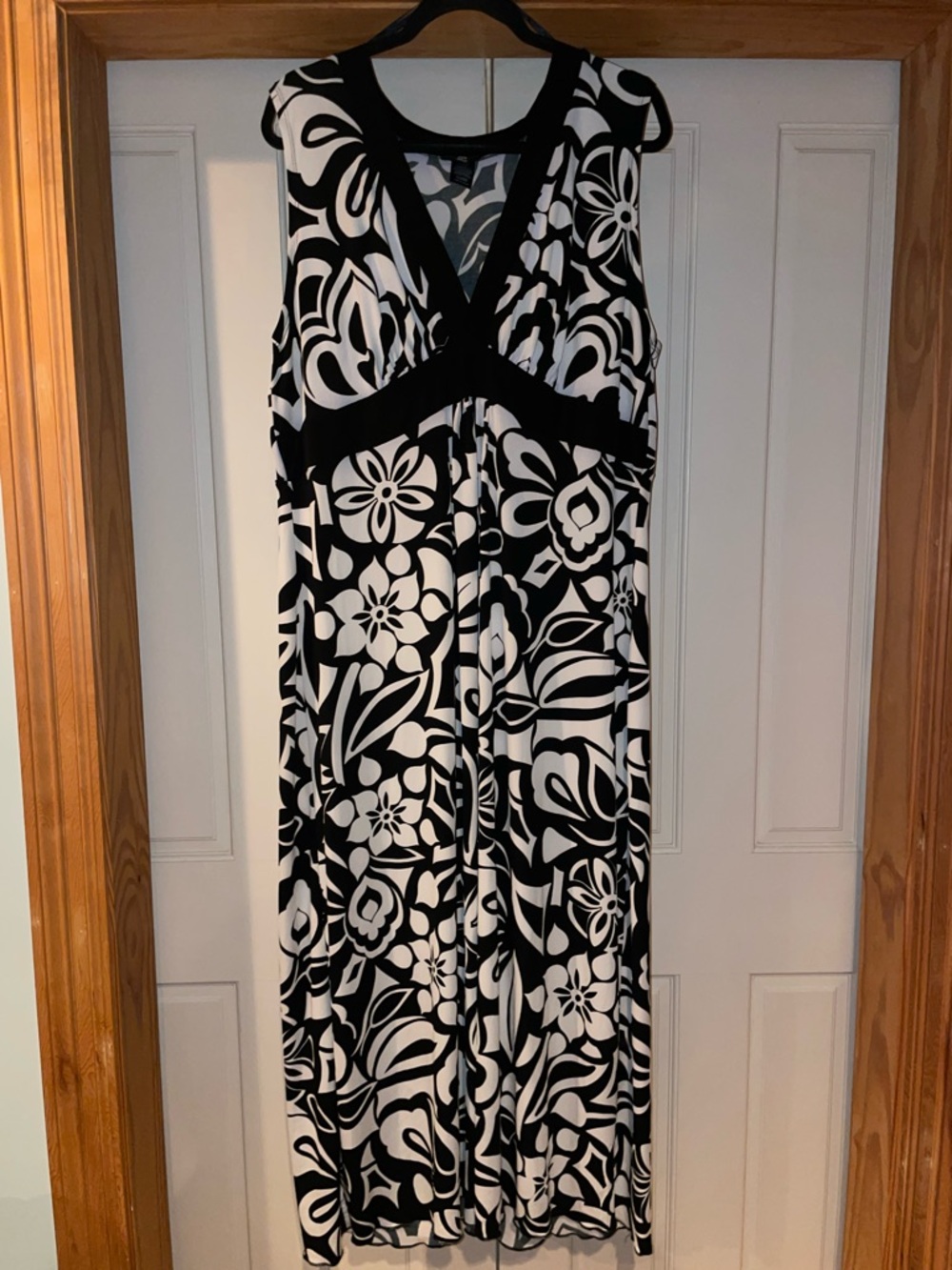 Enfocus Studio Black and White Floral Maxi Dress